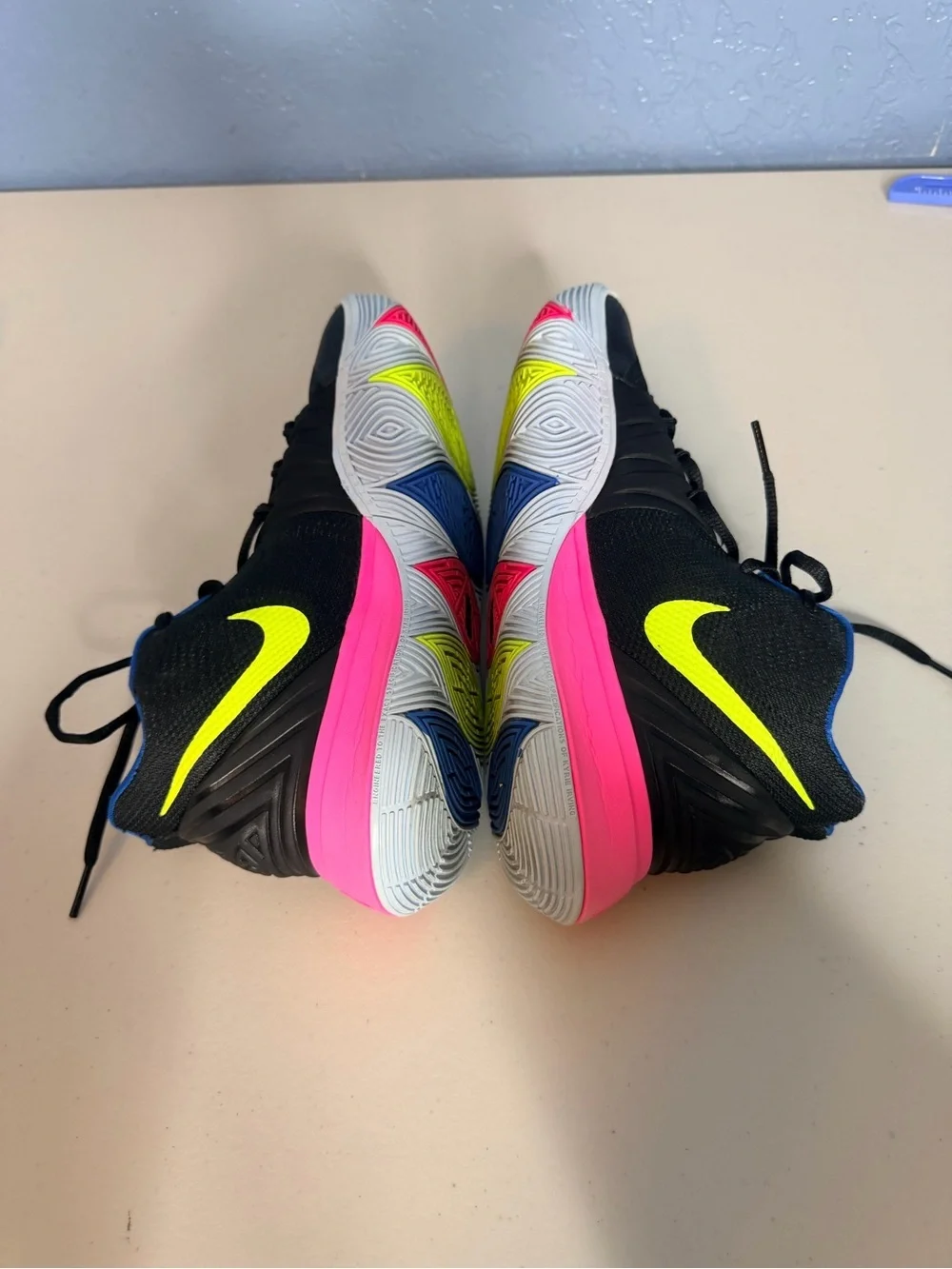 Nike kyrie black